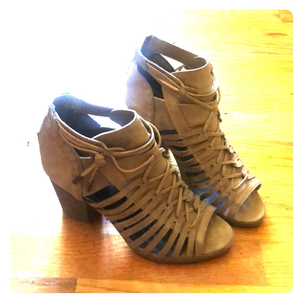 SUGAR  zip up heels 👠